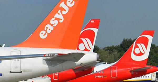 La low cost easyJet a célébré vendredi son vol inaugural au départ de l aéroport Tegel de Berlin et aussi son premier vo