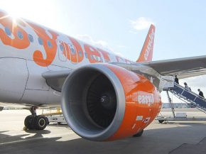 Un avion de la compagnie low cost easyJet reliant Lyon à Rennes a fait demi-tour hier vendredi suite à une alerte à l