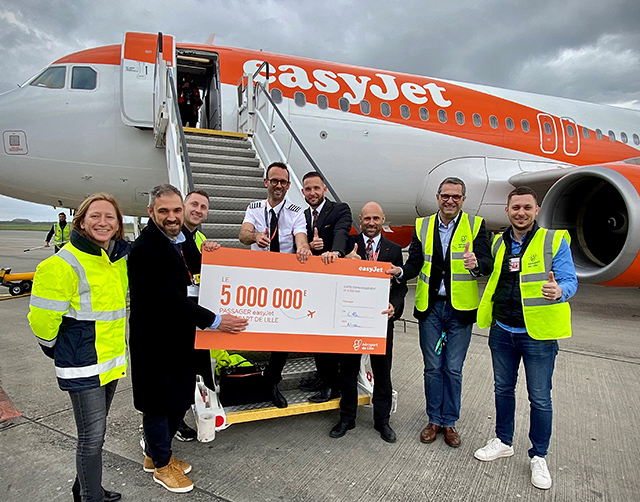 EasyJet a fêté son 5 millionième passager à l’aéroport de Lille 7 Air Journal