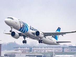 
La compagnie aérienne EgyptAir a pris possession hier du premier des sept Airbus A321neo loués chez AerCap, dont elle est opér