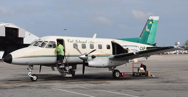
Un Embraer 110 privé a été victime d’un incident en plein vol au Brésil, suite à l’ouverture accidentelle de la porte, m
