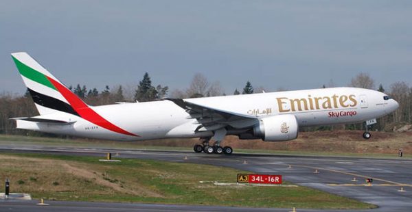 
Boeing a annoncé lundi deux commandes pour son 777F de la part d’Emirates Airlines, qui convertira en outre quatre de ses 777-