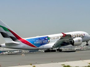 
Emirates recherche des commandants d Airbus expérimentés pour piloter ses Airbus A380 alors que la compagnie aérienne continue