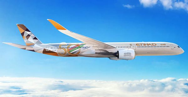 
La compagnie aérienne Etihad Airways   inaugurera » ses Airbus A350-1000 dès la fin du mois entre Abou Dhabi et Paris, tand