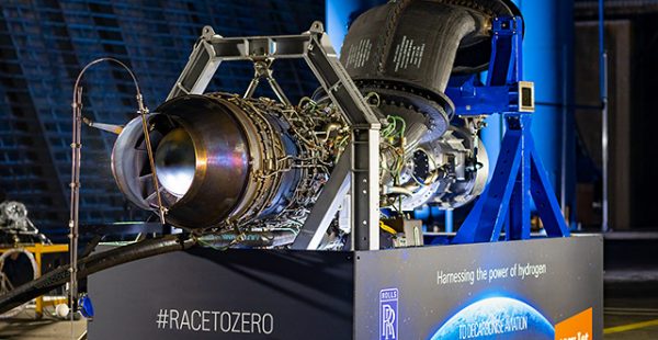 
Rolls Royce et la compagnie aérienne low cost easyJet ont annoncé lundi la première utilisation au monde d un moteur d avion m