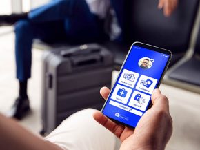 
Les compagnies aériennes Finnair et Aeroflot ont lancé des tests du passeport sanitaire IATA Travel Pass à Londres, vers et de