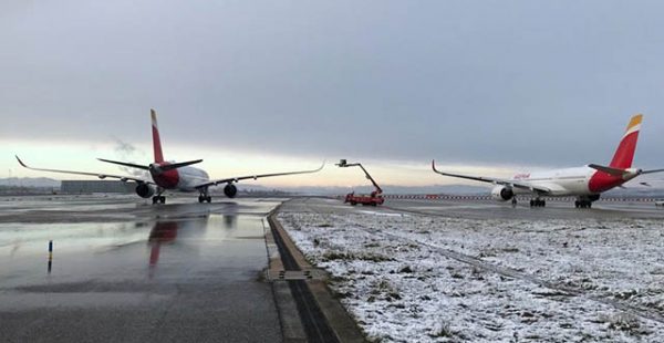 
Après 50 heures de fermeture de l’aéroport de la capitale espagnole pour cause de chutes de neige, quelques vols ont eu lieu 