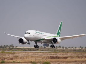 
La compagnie aérienne Iraqi Airways a célébré hier l’arrivée en Irak du premier des dix Boeing 787 Dreamliner commandés.
