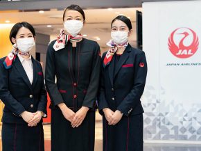 
Japan Airlines lance des essais sur trois applications d identification santé - CommonPass, VeriFLY et IATA Travel Pass - pour d