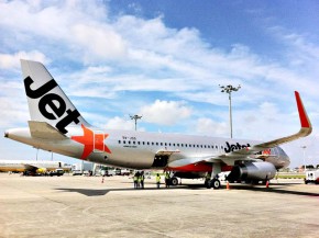 Jetstar Asia a publié une livrée spéciale sur l un de ses Airbus A320 célébrant ses 10 ans de vol entre Singapour et Darwin d