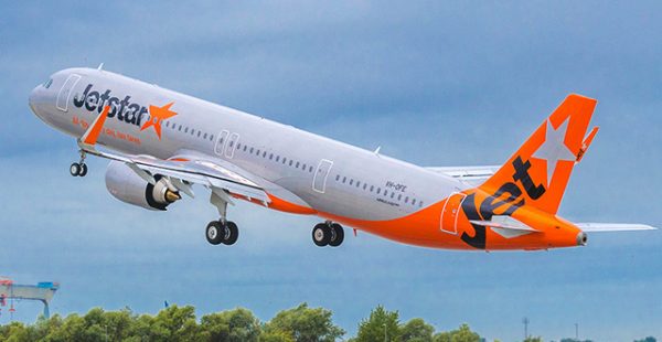 
Après avoir réalisé que ses bagages à main dépassaient la limite de poids maximale de sept kilos, une passagère en Australi