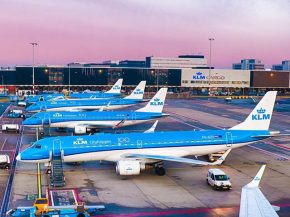 
Un tribunal néerlandais a donné raison à la compagnie aérienne KLM Royal Dutch Airlines et quatre autres plaignants, jugeant 