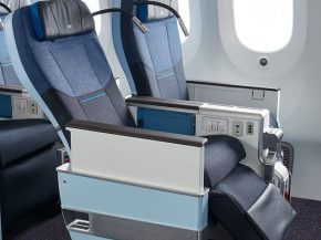 
La compagnie aérienne KLM Royal Dutch Airlines a dévoilé samedi sa première vraie classe Premium, une cabine   intermédiair