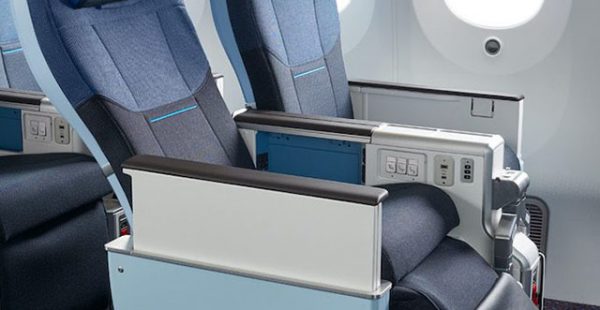 
La compagnie aérienne KLM Royal Dutch Airlines a dévoilé samedi sa première vraie classe Premium, une cabine   intermédiair