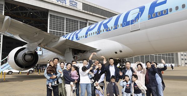 
La compagnie aérienne Korean Air a dévoilé deux nouvelles livrées pour ses Boeing 777, la première dédiée à ses propres e