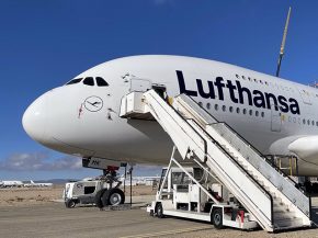 
Un premier Airbus A380 de la compagnie aérienne Lufthansa est sorti du stockage de longue durée à Teruel, sa remise en service