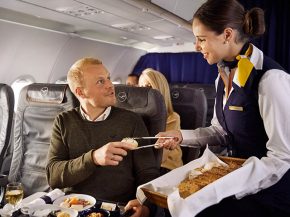 
La compagnie aérienne Lufthansa lance demain sur ses vols courts et moyen-courriers en classe Business un nouveau concept d