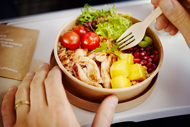 Lufthansa : l'offre de snacks désormais disponible à bord des vols de 45 minutes 1 Air Journal