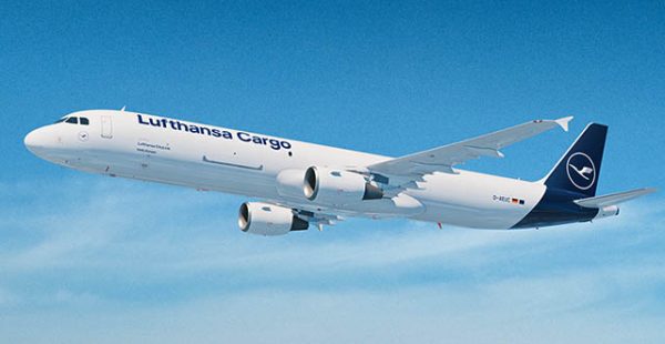 
La compagnie aérienne Lufthansa Cargo a opéré mardi son premier vol en Airbus A321P2F, un avion passager converti pour le tran