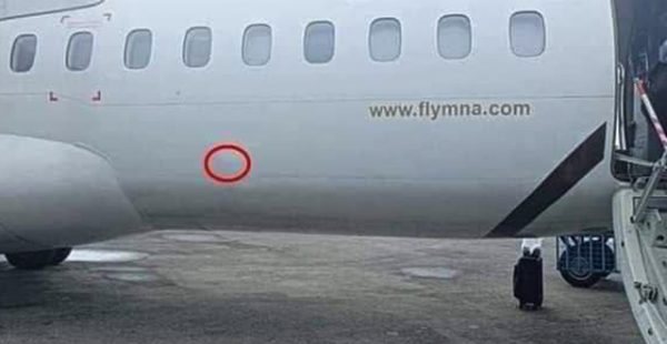 
Un avion de la compagnie aérienne Myanmar National Airlines a été touché par trois balles lors de son atterrissage vendredi d