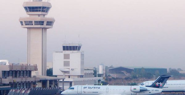 
Aucun avion n’a décollé de la capitale du Burkina Faso depuis hier après-midi suite à un coup d’Etat militaire, les front