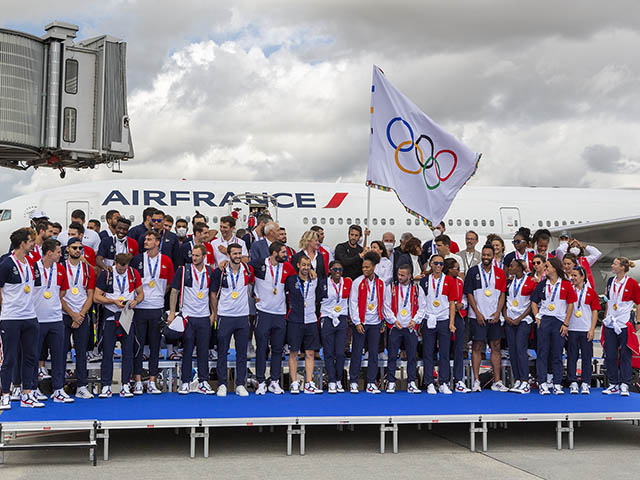 Le drapeau olympique voyage sur Air France (photos, vidéos) 55 Air Journal