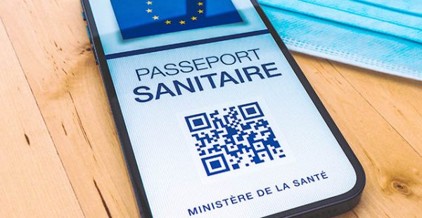 
Le gouvernement français envisage de recourir au passe sanitaire à l arrivée dans l Hexagone, en Corse et dans l Outre-mer, se