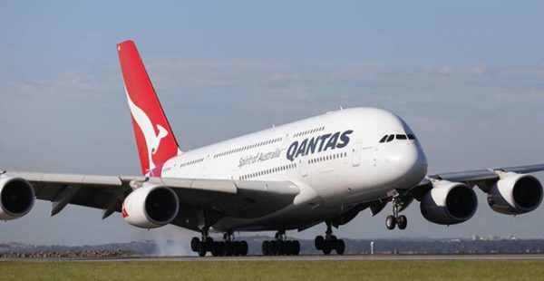 
La compagnie aérienne Qantas a utilisé son dernier Airbus A380 sorti du désert pour relier Sydney à Melbourne avant même son