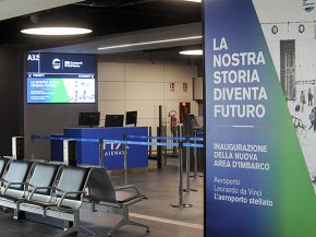 
La zone d’embarquement A de l’aéroport de Rome-Fiumicino s’agrandit avec une jetée de 25.000 m² entièrement rénovée, 