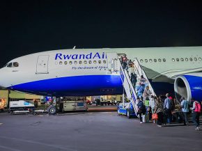 
La compagnie aérienne RwandAir a opéré son premier vol direct entre Kigali et Londres, la desserte de Bruxelles étant désorm