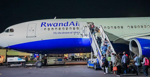 
La compagnie aérienne RwandAir a opéré son premier vol direct entre Kigali et Londres, la desserte de Bruxelles étant désorm