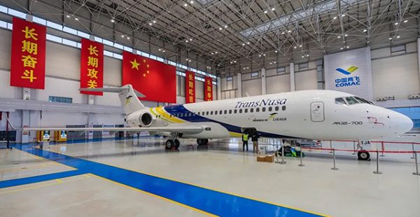 
COMAC a livré son premier ARJ-21 en dehors de Chine, à la compagnie aérienne indonésienne TransNusa. Condor tient son premier
