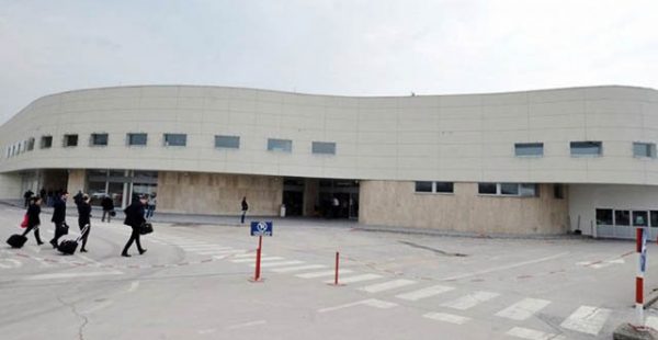 
La compagnie aérienne low cost Ryanair a cessé les ventes de billets d’avion sur les deux liaisons qu’elle devait inaugurer