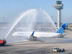 
Le nouvel aéroport de Berlin a accueilli lundi son premier vol direct depuis New York, la compagnie aérienne United Airlines re