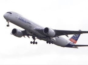 
Airbus et Rolls Royce ont réalisé à Toulouse un vol de test entièrement alimenté par du carburant d’avion durable (SAF), e