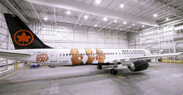 
Air Canada a présenté un Airbus A220-300 doté d une livrée thématique pour célébrer la sortie du film d animation Alerte r