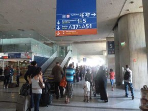 
La grève des personnels aéroportuaires à Paris-Charles de Gaulle (CDG) se poursuivra ce samedi 2 juillet, entraînant la suppr