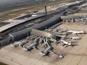 
Le Groupe ADP (anciennement Aéroports de Paris) a annoncé 99,7 millions de passagers sur ses deux plateformes parisiennes, soit