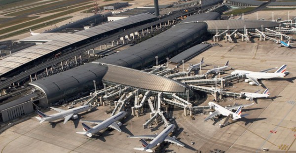 L’annonce par le groupe Aéroports de Paris (ADP) d’une prochaine augmentation de 2,957% des redevances aéroportuaires fait b