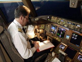 
Le syndicat de pilotes SNPL a appelé ses membres chez la compagnie aérienne Air France à refuser de voler vers les pays les pl