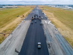 Le Groupe ADP (Aéroports de Paris) a entamé la réhabilitation de la piste 03/21 de l aéroport Paris-Le Bourget. Jusqu au 5 oct